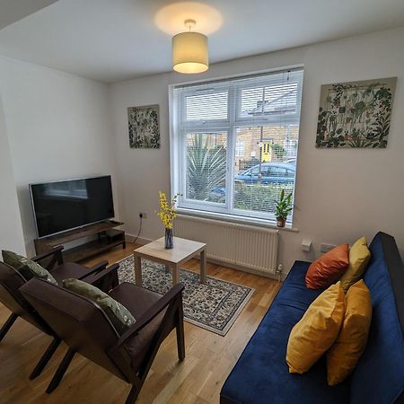 Fantastic 3-Bedroom House In London Morden  Luaran gambar
