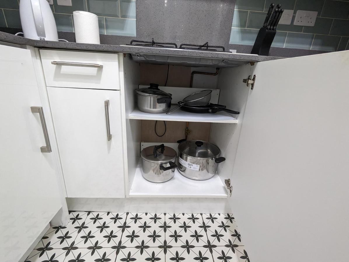 Fantastic 3-Bedroom House In London Morden  Luaran gambar