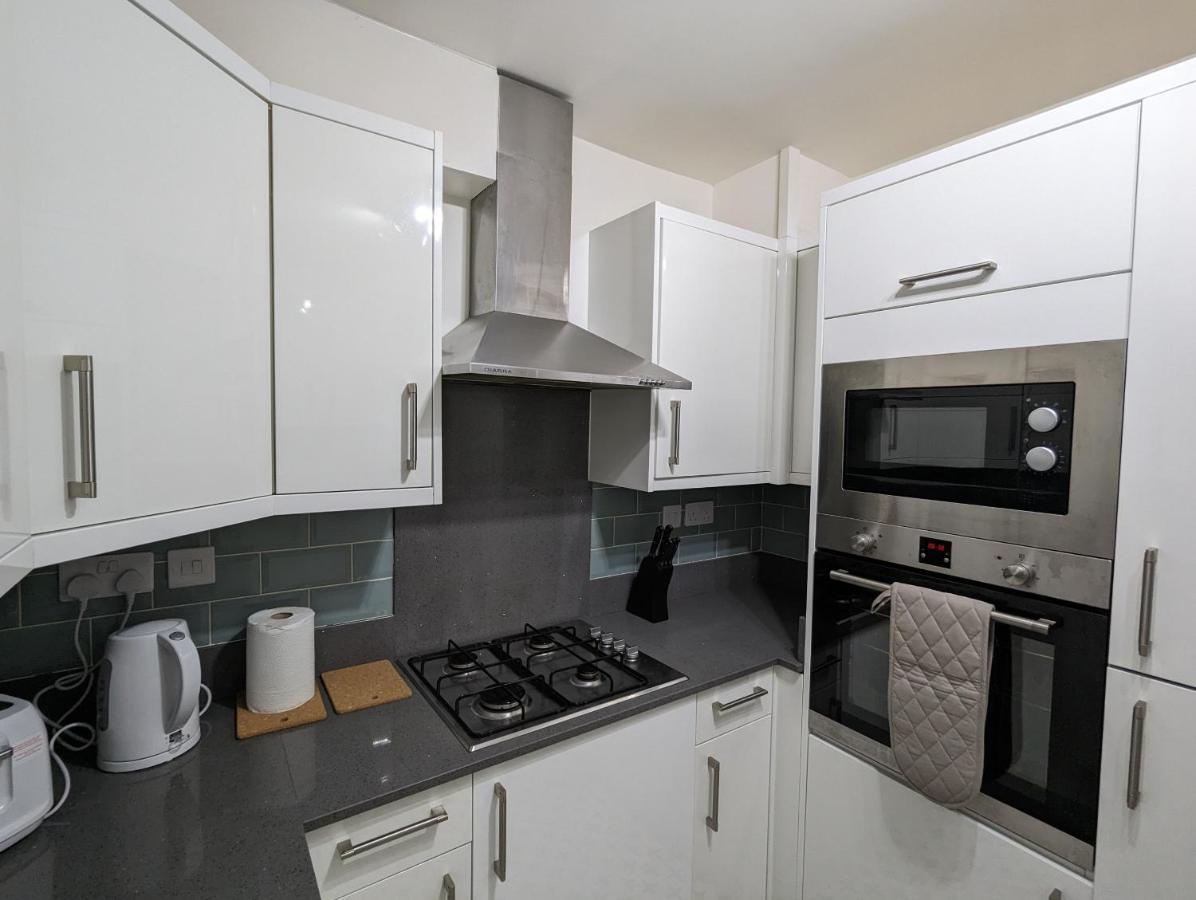 Fantastic 3-Bedroom House In London Morden  Luaran gambar