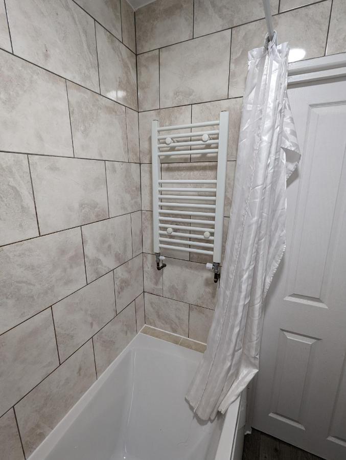 Fantastic 3-Bedroom House In London Morden  Luaran gambar