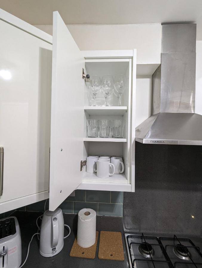 Fantastic 3-Bedroom House In London Morden  Luaran gambar