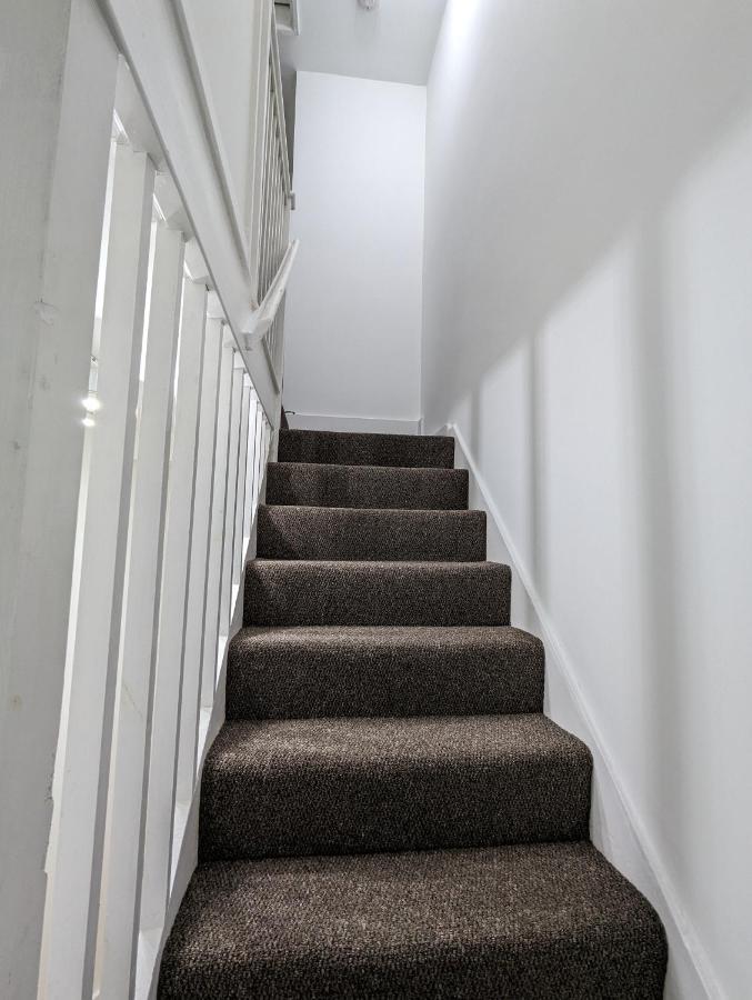 Fantastic 3-Bedroom House In London Morden  Luaran gambar