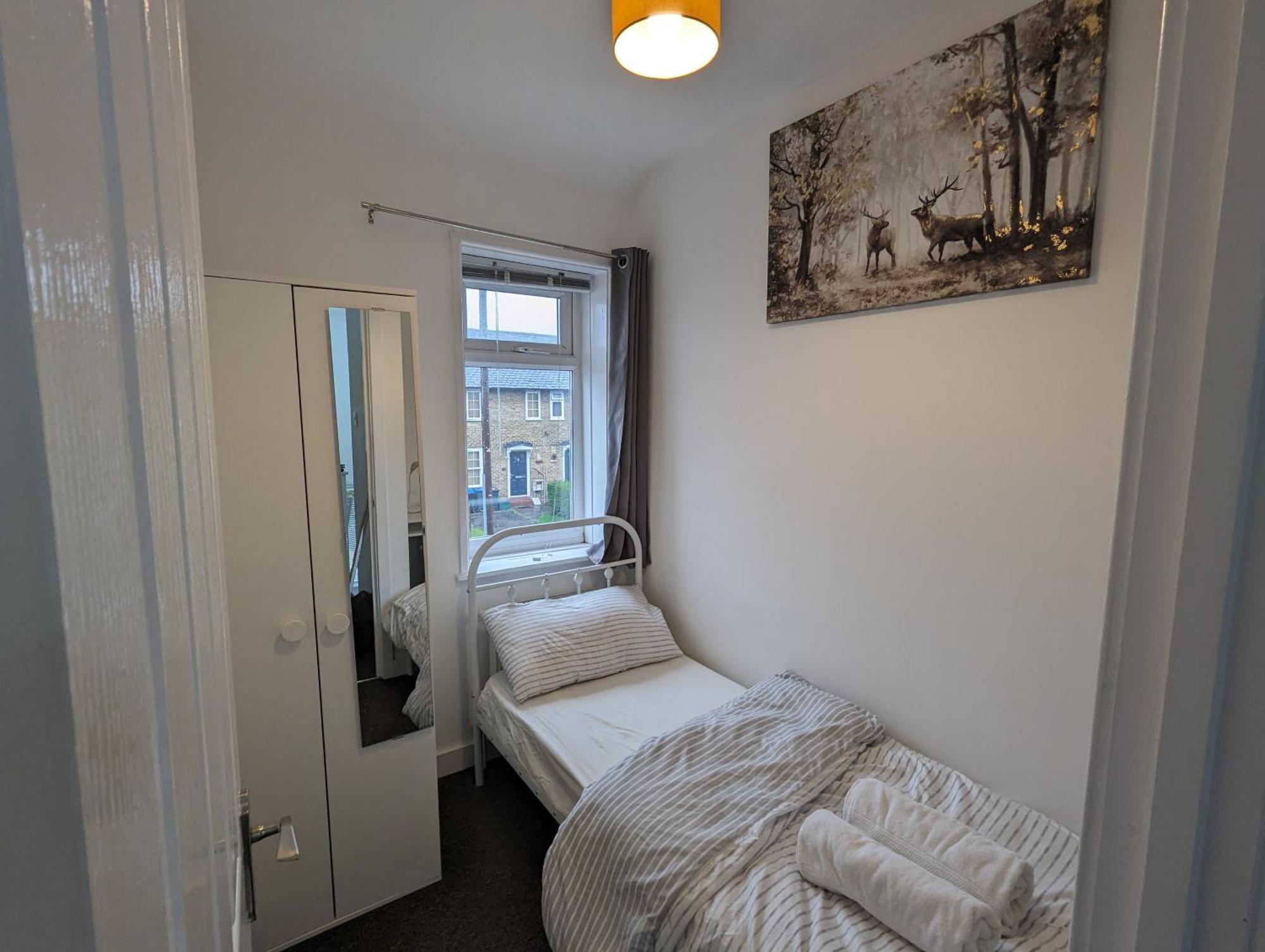 Fantastic 3-Bedroom House In London Morden  Luaran gambar
