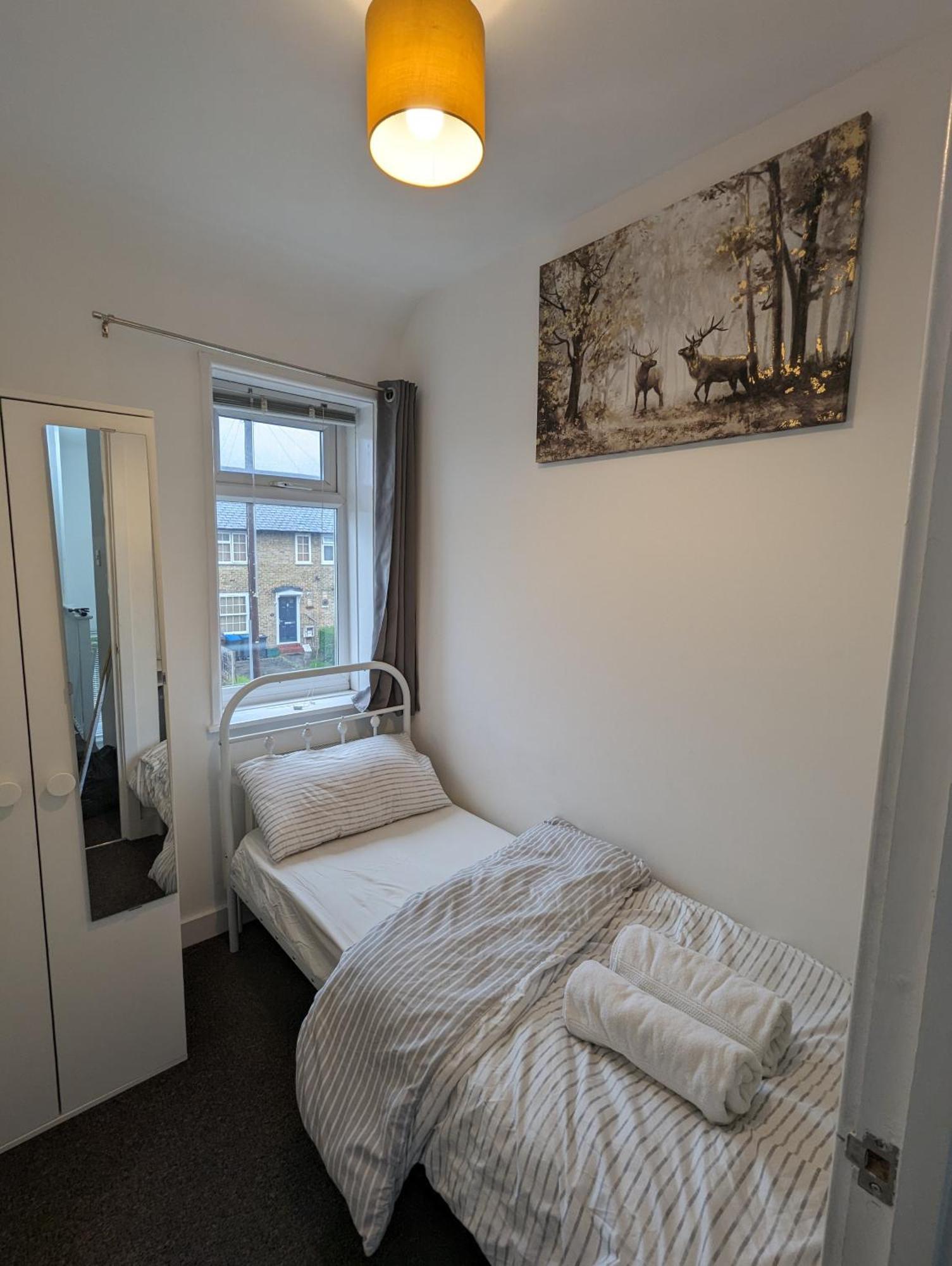 Fantastic 3-Bedroom House In London Morden  Luaran gambar